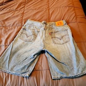 Men's Levi's 569 Loose denim short,  waist 36 inches